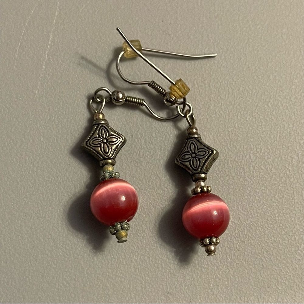 LAST CHANCE Pink and Silver Tone Beaded Lightweight Dangle Drop Earrings - Picture 6 of 6